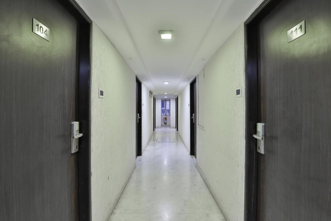Oyo 2351 Hotel Golden Plaza أحمد أباد المظهر الخارجي الصورة