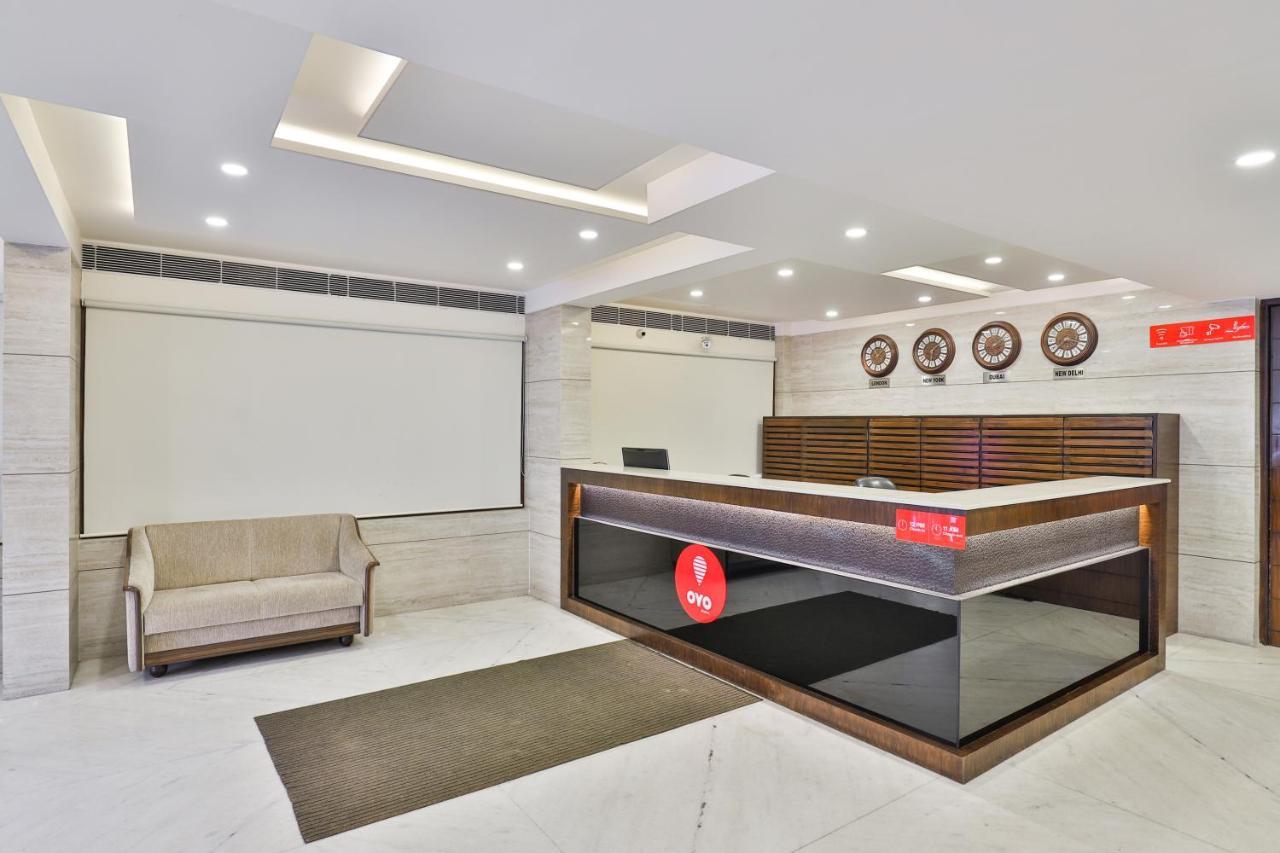 Oyo 2351 Hotel Golden Plaza أحمد أباد المظهر الخارجي الصورة