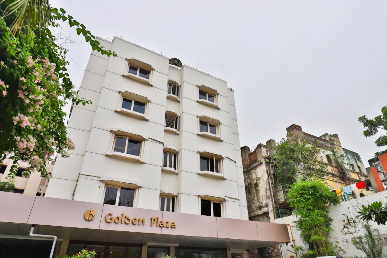Oyo 2351 Hotel Golden Plaza أحمد أباد المظهر الخارجي الصورة